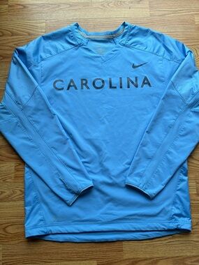 Nike Men’s UNC/Carolina Athletic Long-Sleeve Pullover - Size M